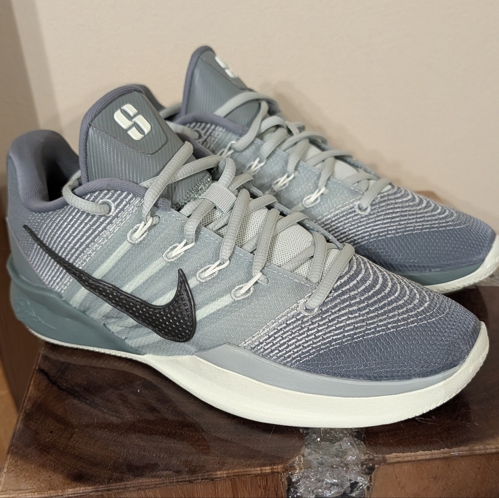 Nike Sabrina 3 Sneakers in Clay Green/ Sea Foam/ Volt/ Sequoia Colorway sz 8.5 - Picture 6 of 13